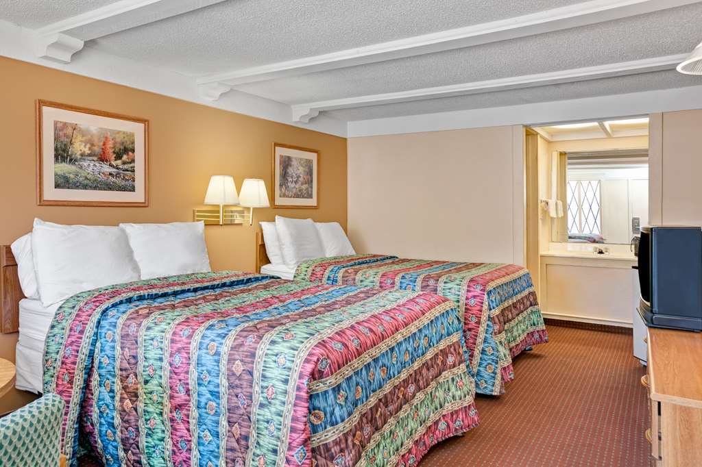 Knights Inn Charleston West Virginia Oda fotoğraf
