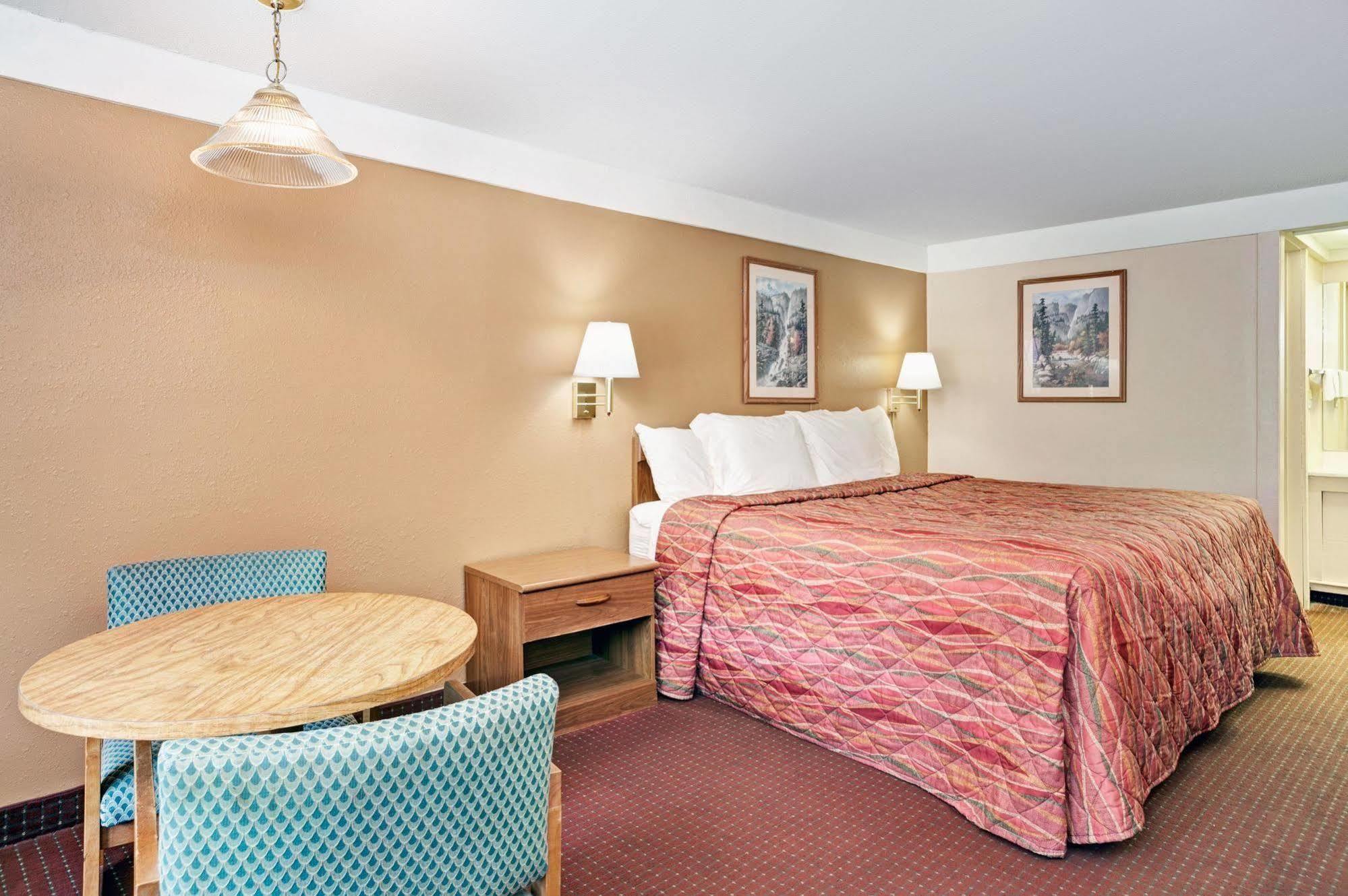 Knights Inn Charleston West Virginia Dış mekan fotoğraf